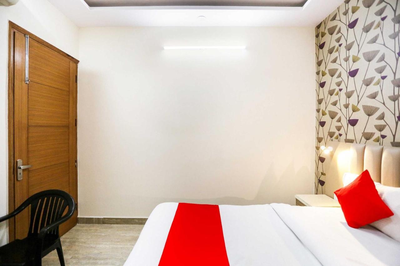 Hotel O Hotel Paradise Indraprastha Kültér fotó