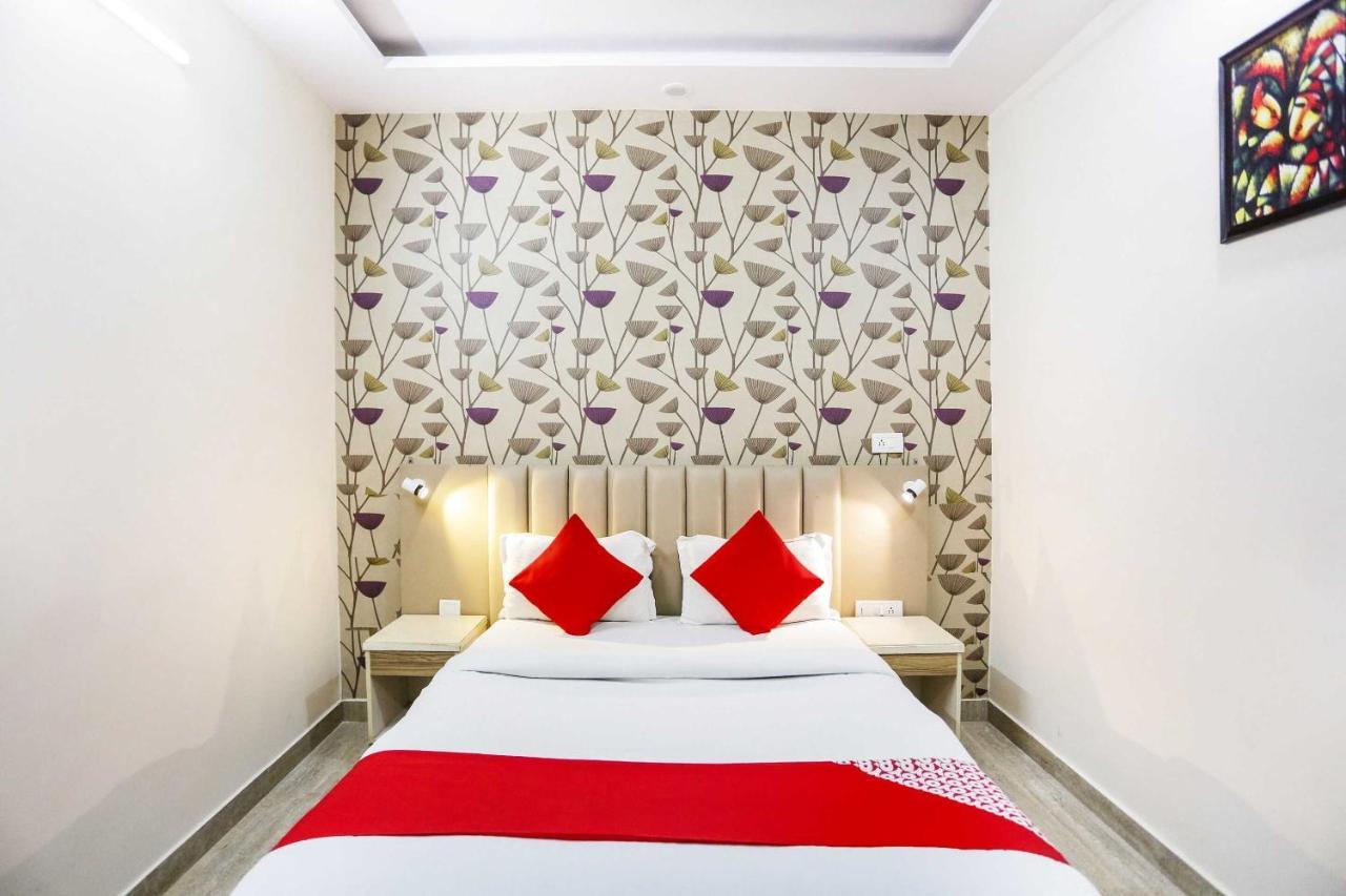 Hotel O Hotel Paradise Indraprastha Kültér fotó