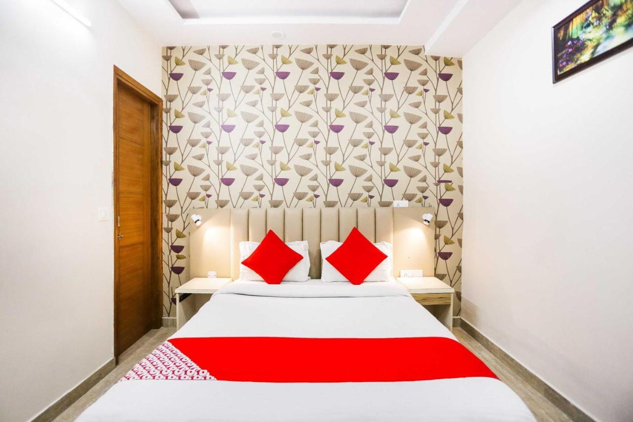 Hotel O Hotel Paradise Indraprastha Kültér fotó