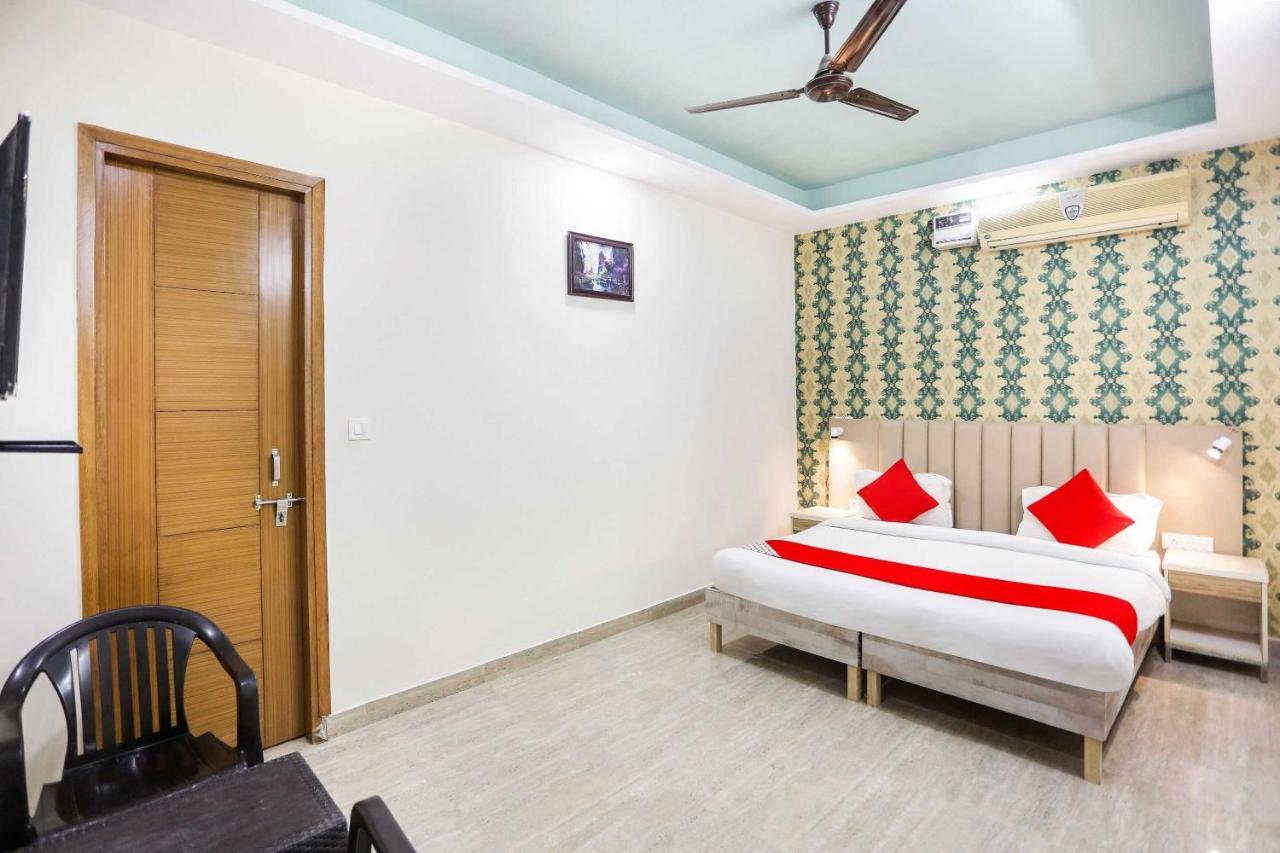 Hotel O Hotel Paradise Indraprastha Kültér fotó