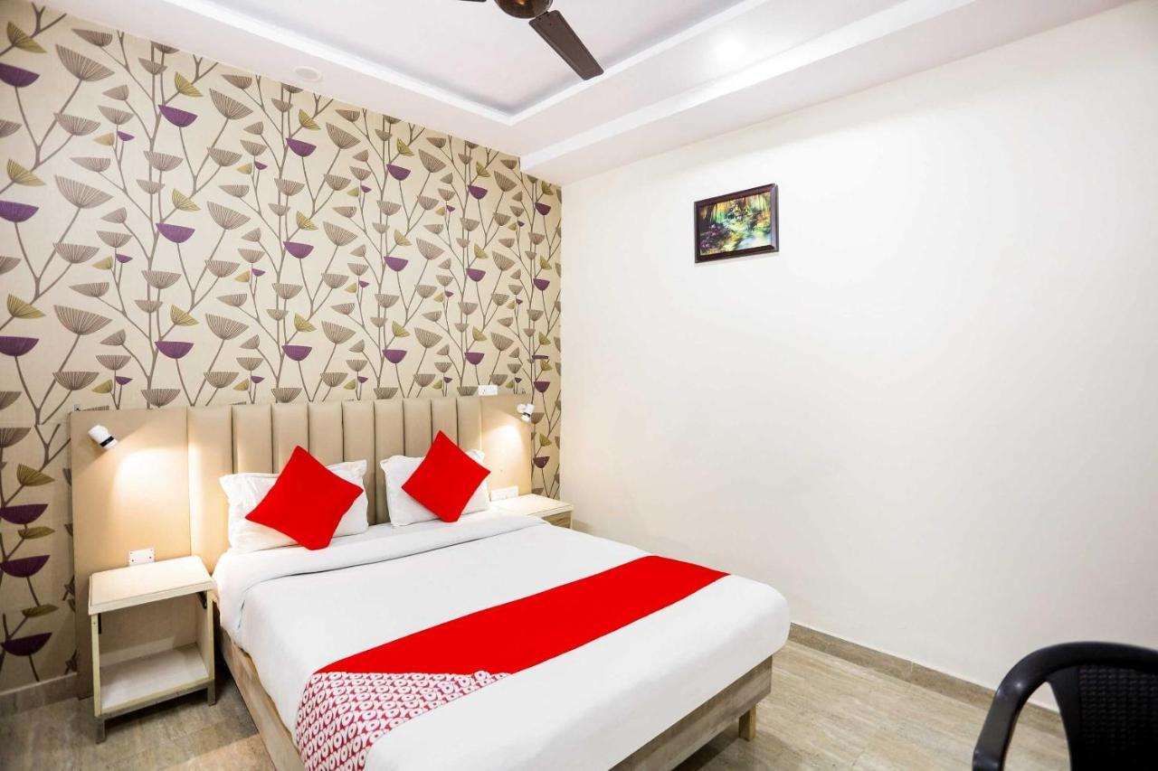 Hotel O Hotel Paradise Indraprastha Kültér fotó