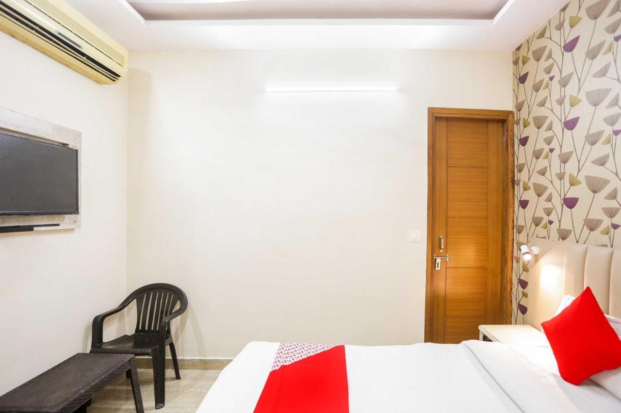 Hotel O Hotel Paradise Indraprastha Kültér fotó
