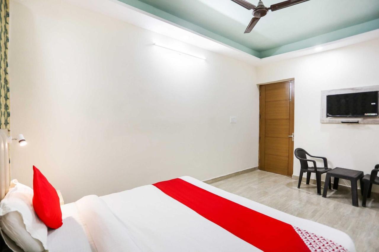 Hotel O Hotel Paradise Indraprastha Kültér fotó