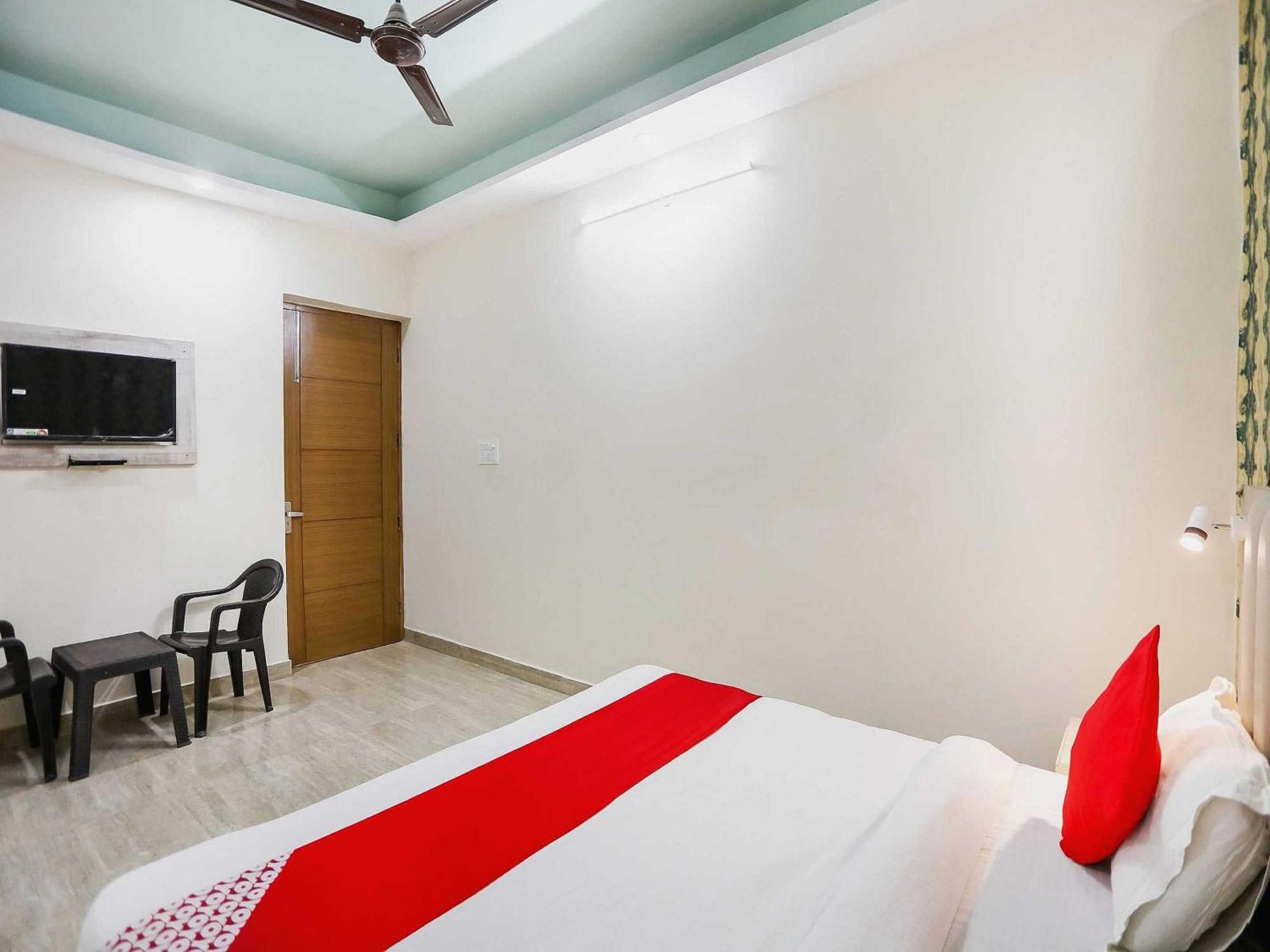 Hotel O Hotel Paradise Indraprastha Kültér fotó