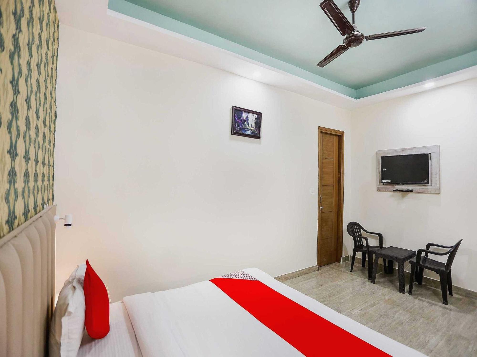 Hotel O Hotel Paradise Indraprastha Kültér fotó