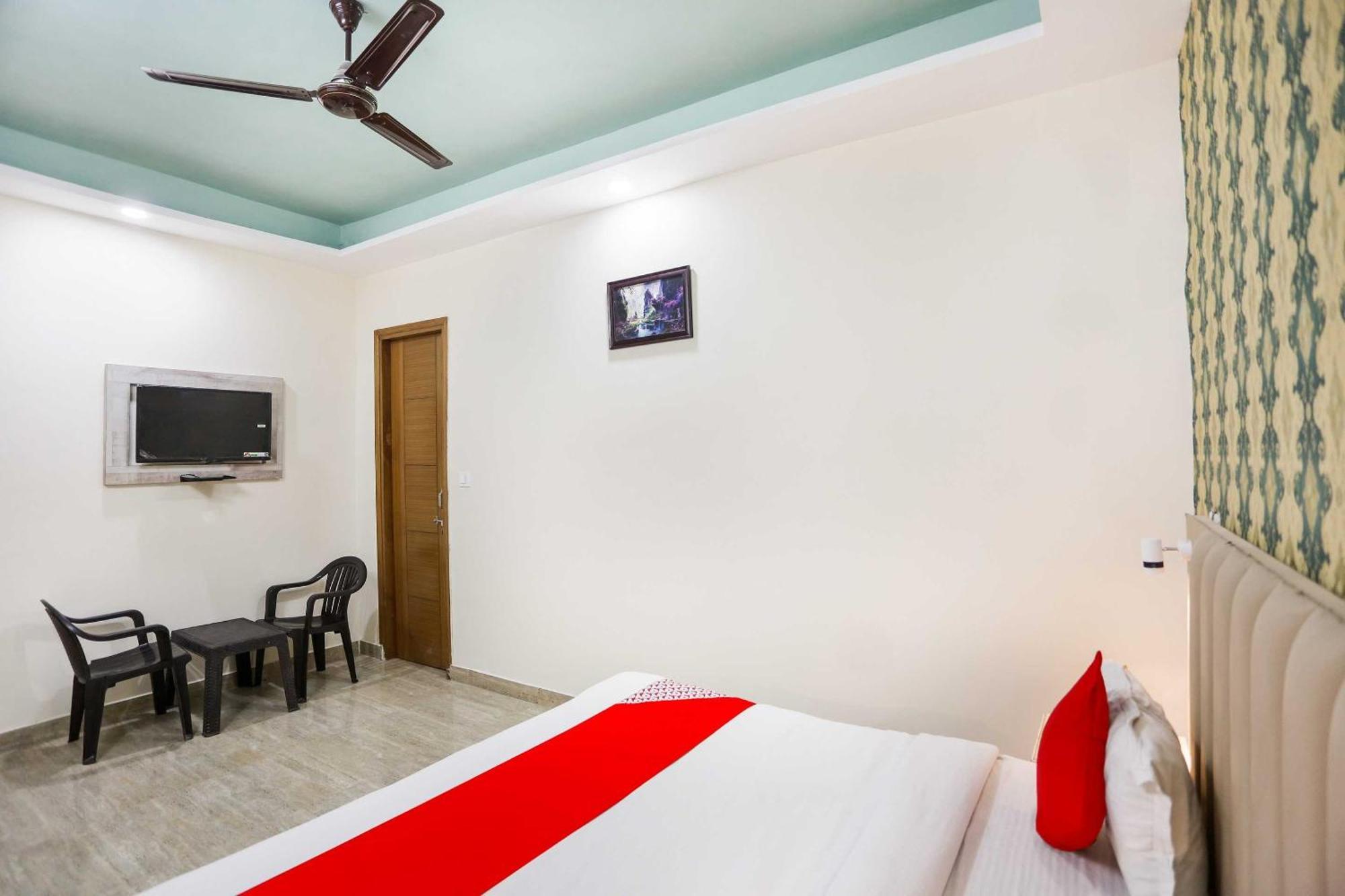 Hotel O Hotel Paradise Indraprastha Kültér fotó
